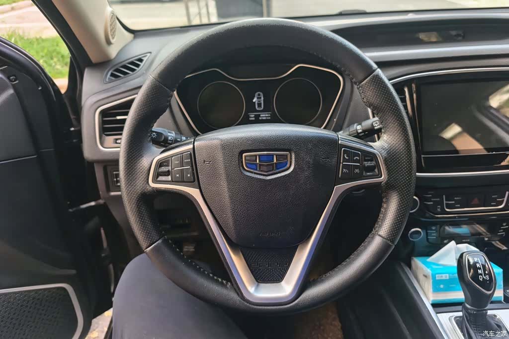 Geely X6, 2016 15