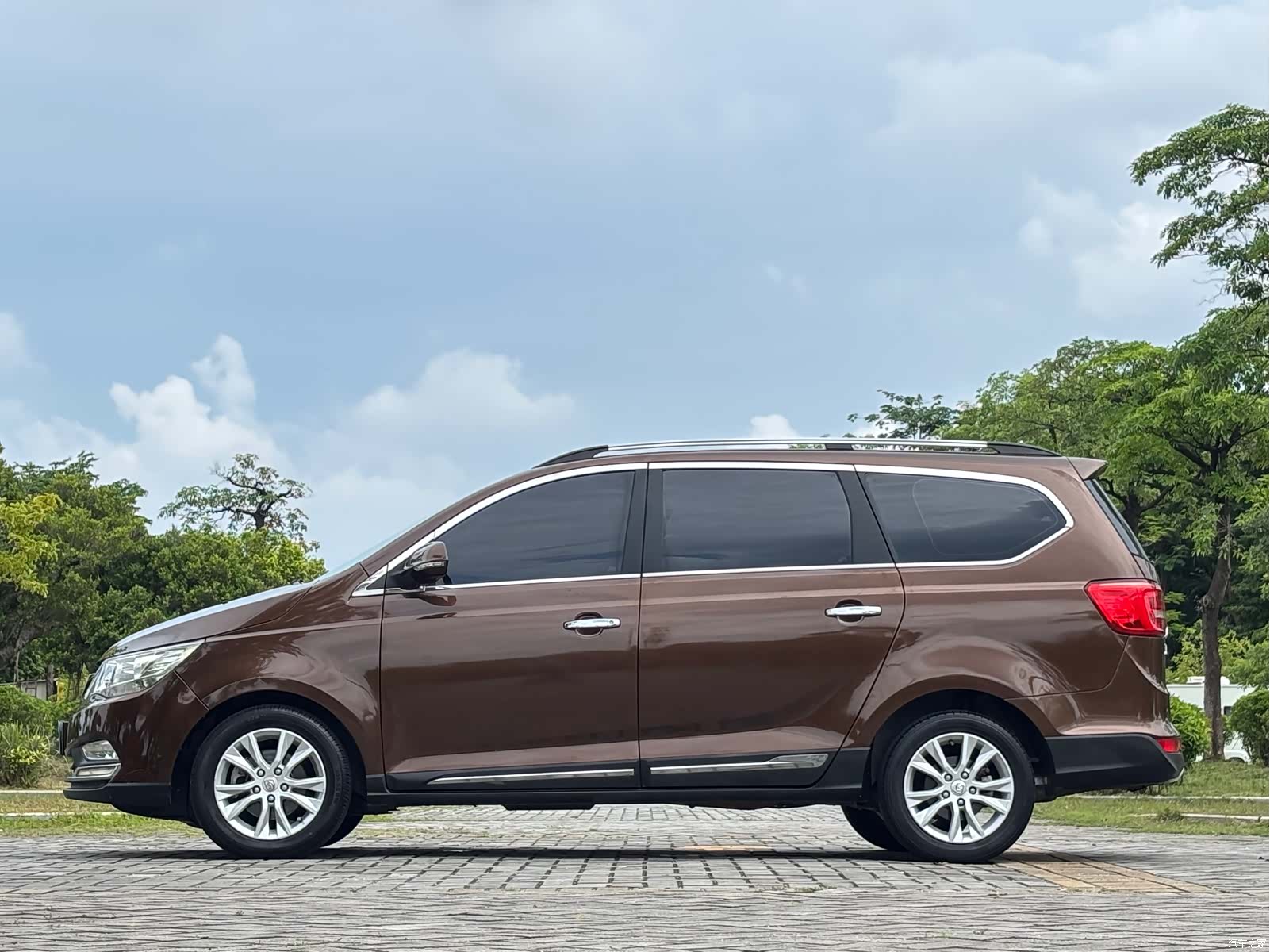 Wuling 730, 2017 все фото