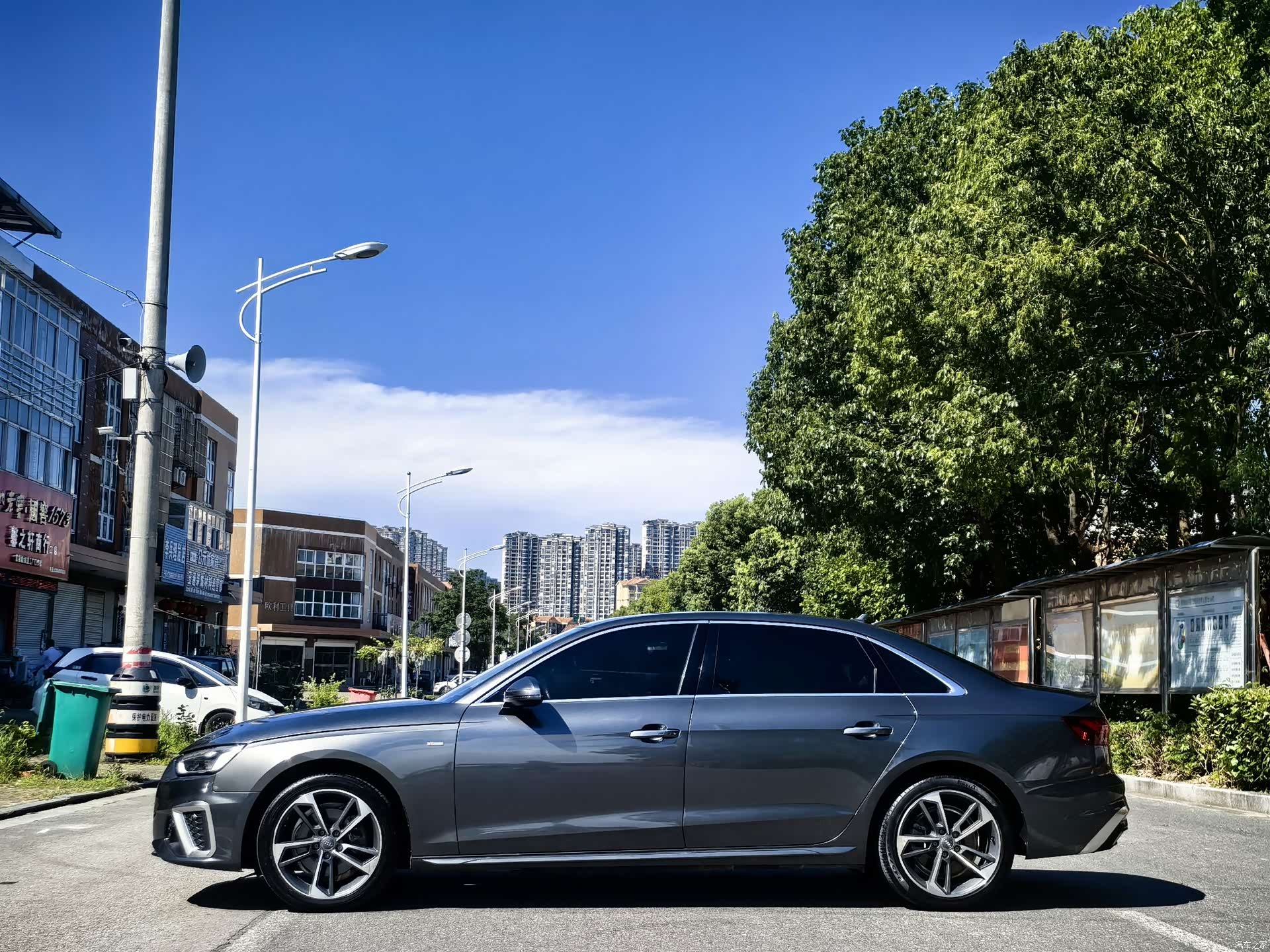 Audi A4L, 2021 3