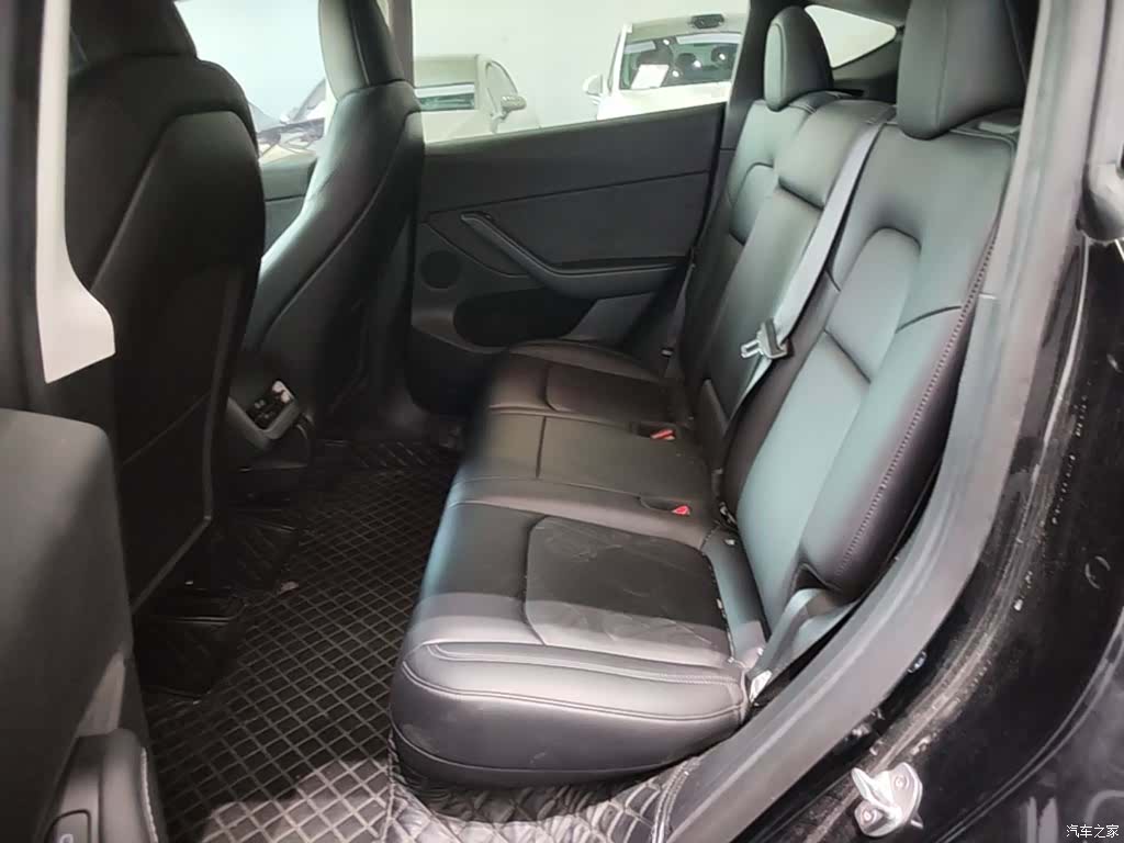 Tesla Model Y, 2022 17