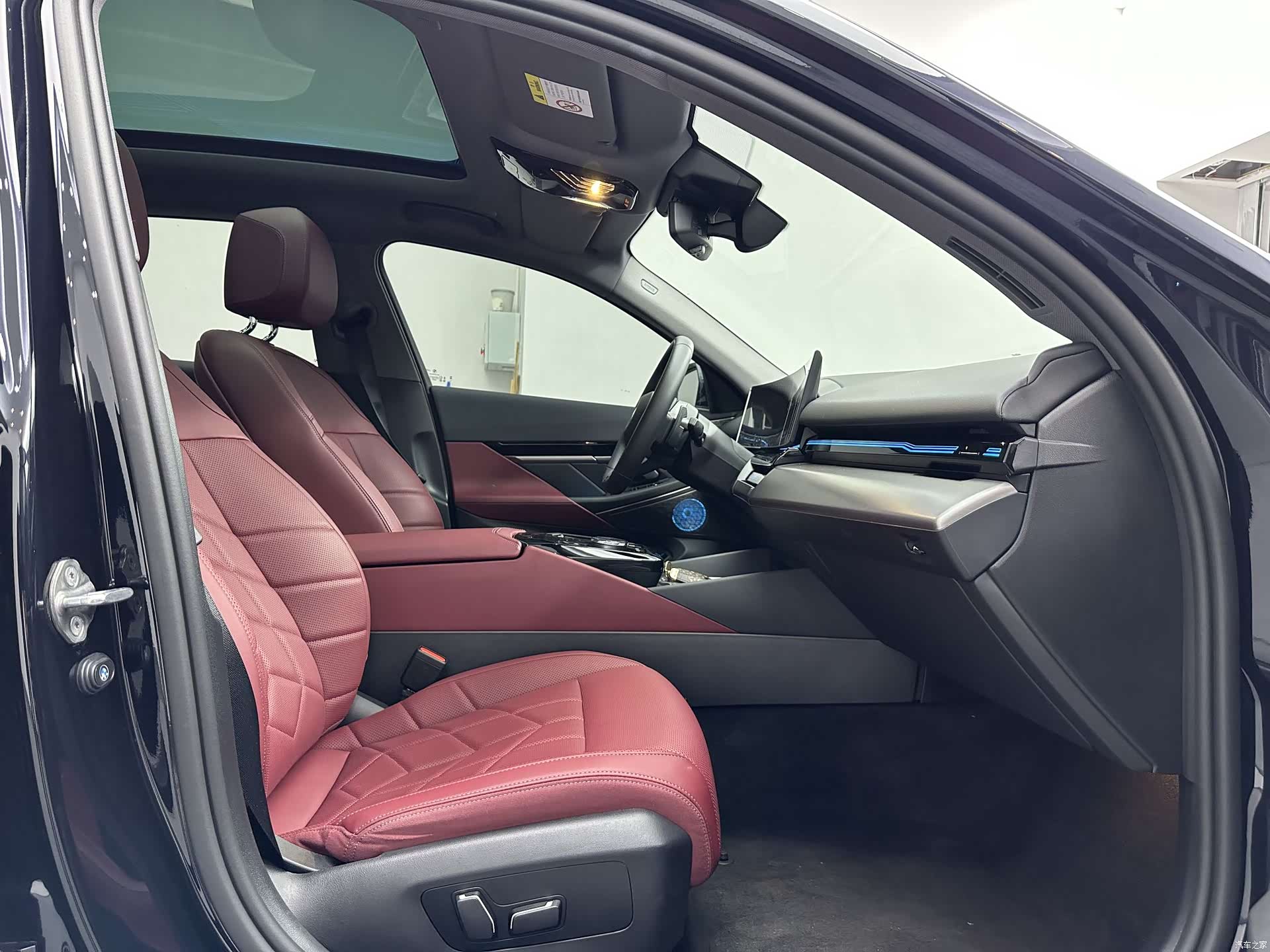 BMW 5 Series, 2024 13