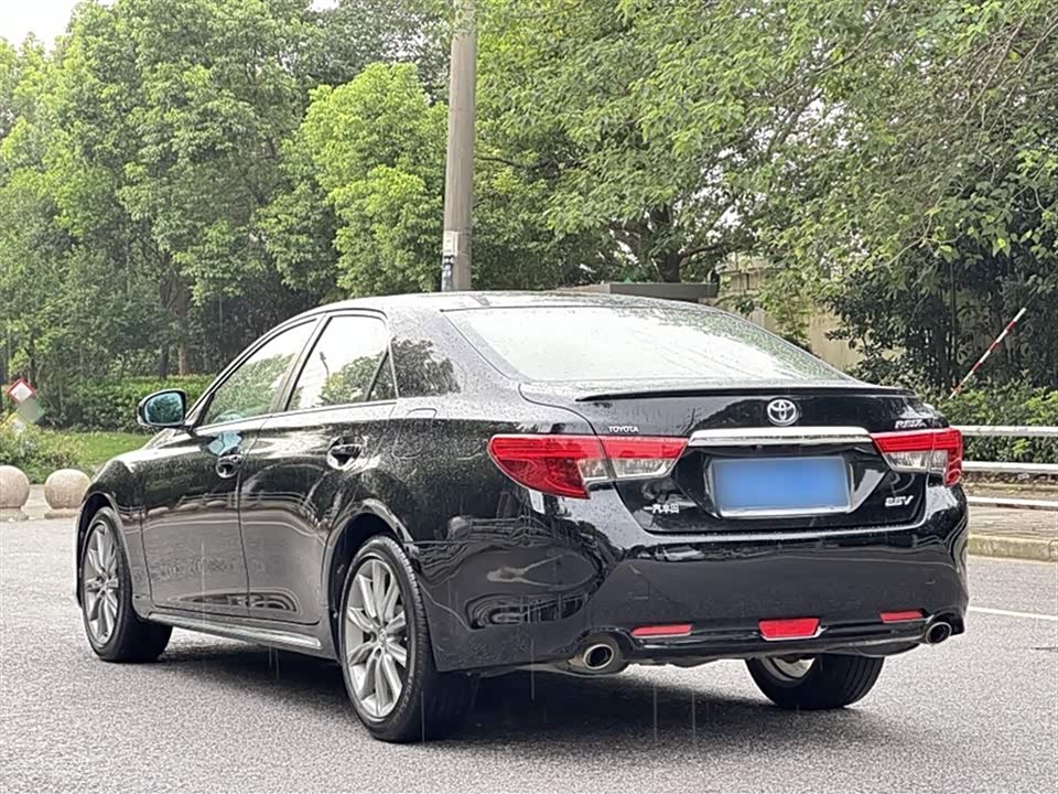Toyota Reiz Toyota Reiz