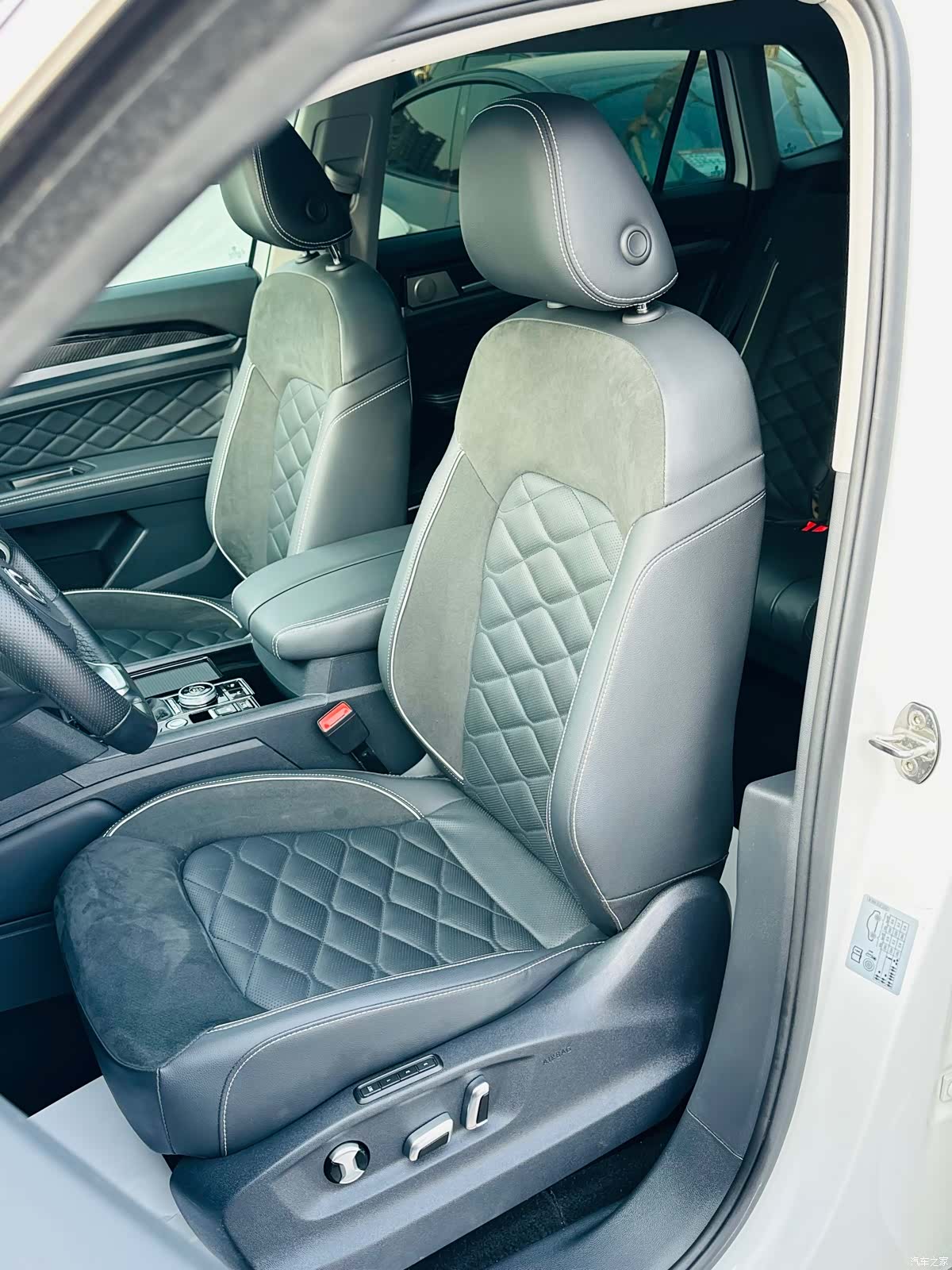 Volkswagen Teramont X, 2020 26