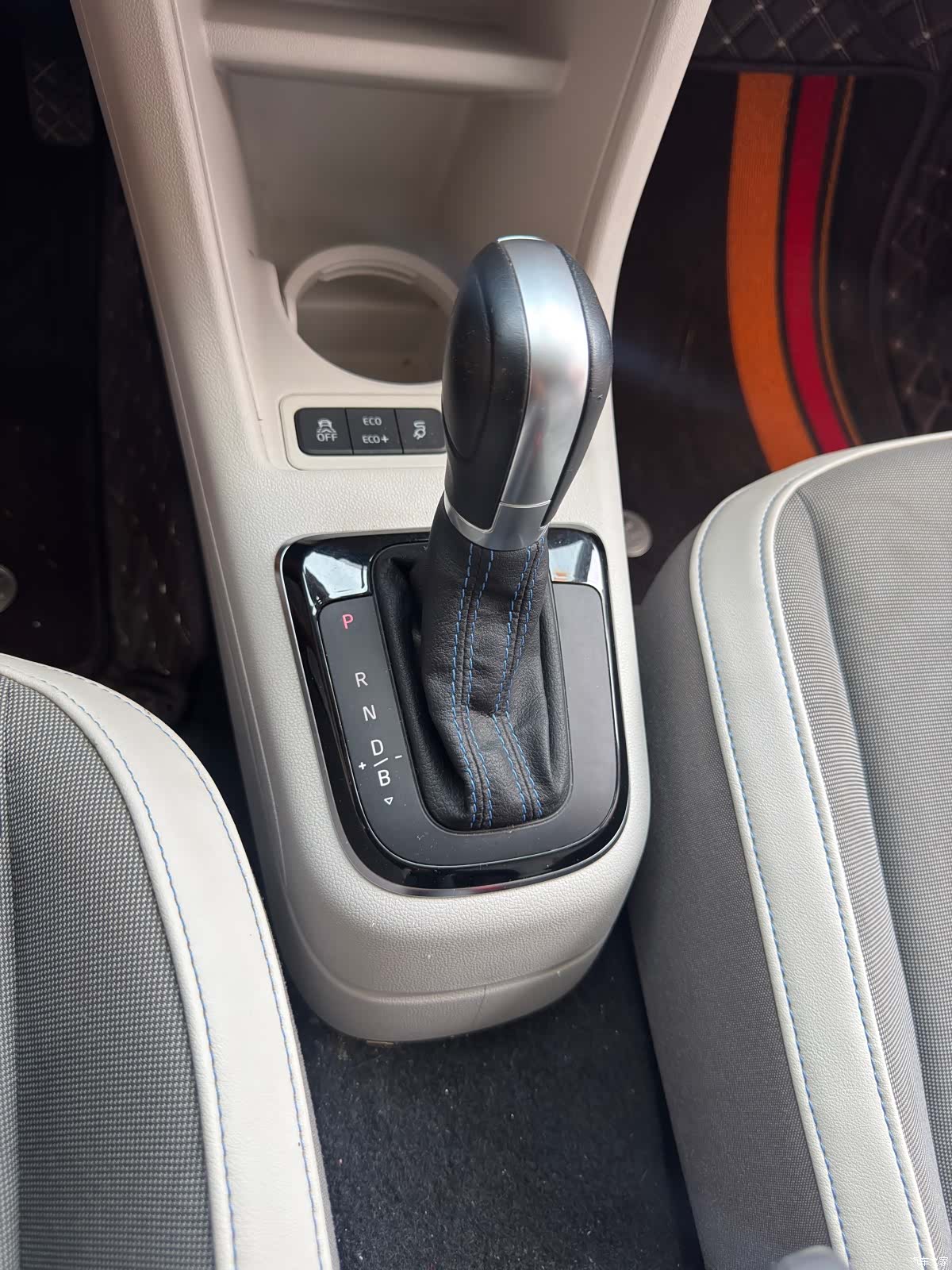 Volkswagen e-up, 2017 10