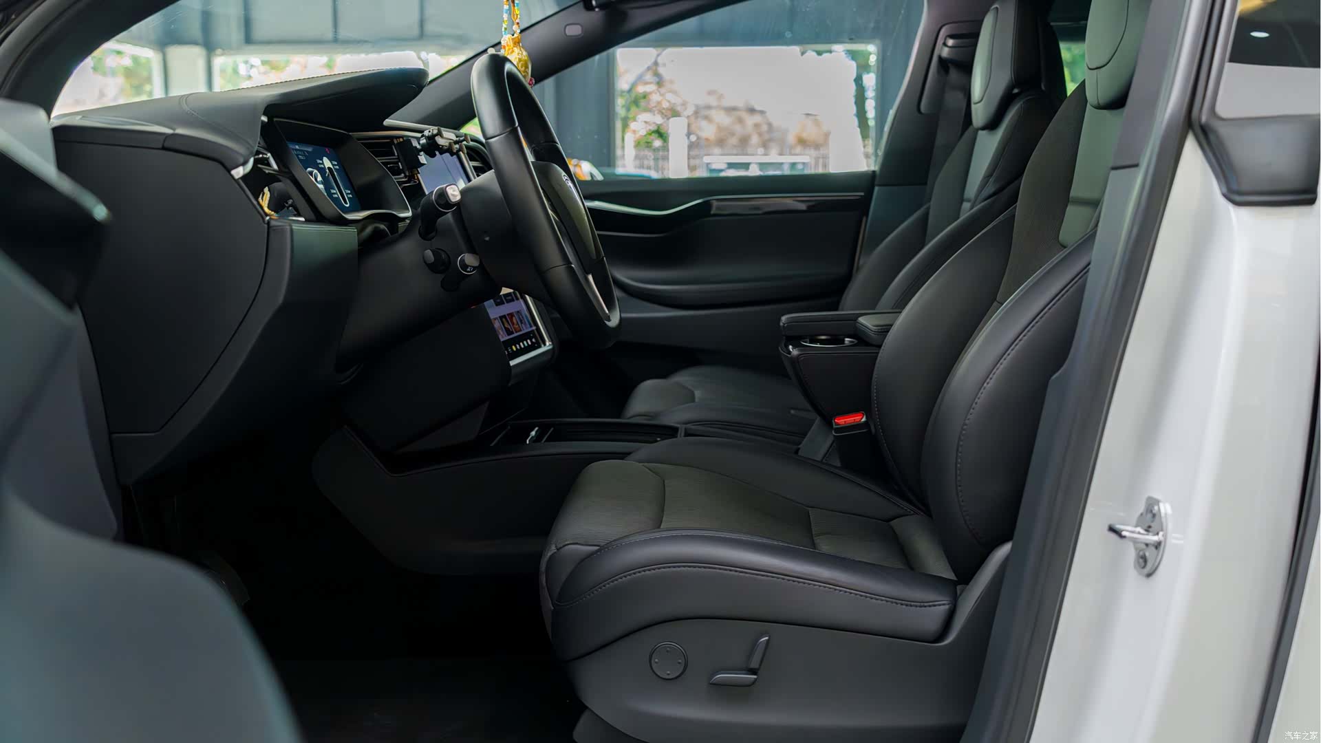 Tesla Model X, 2017 7