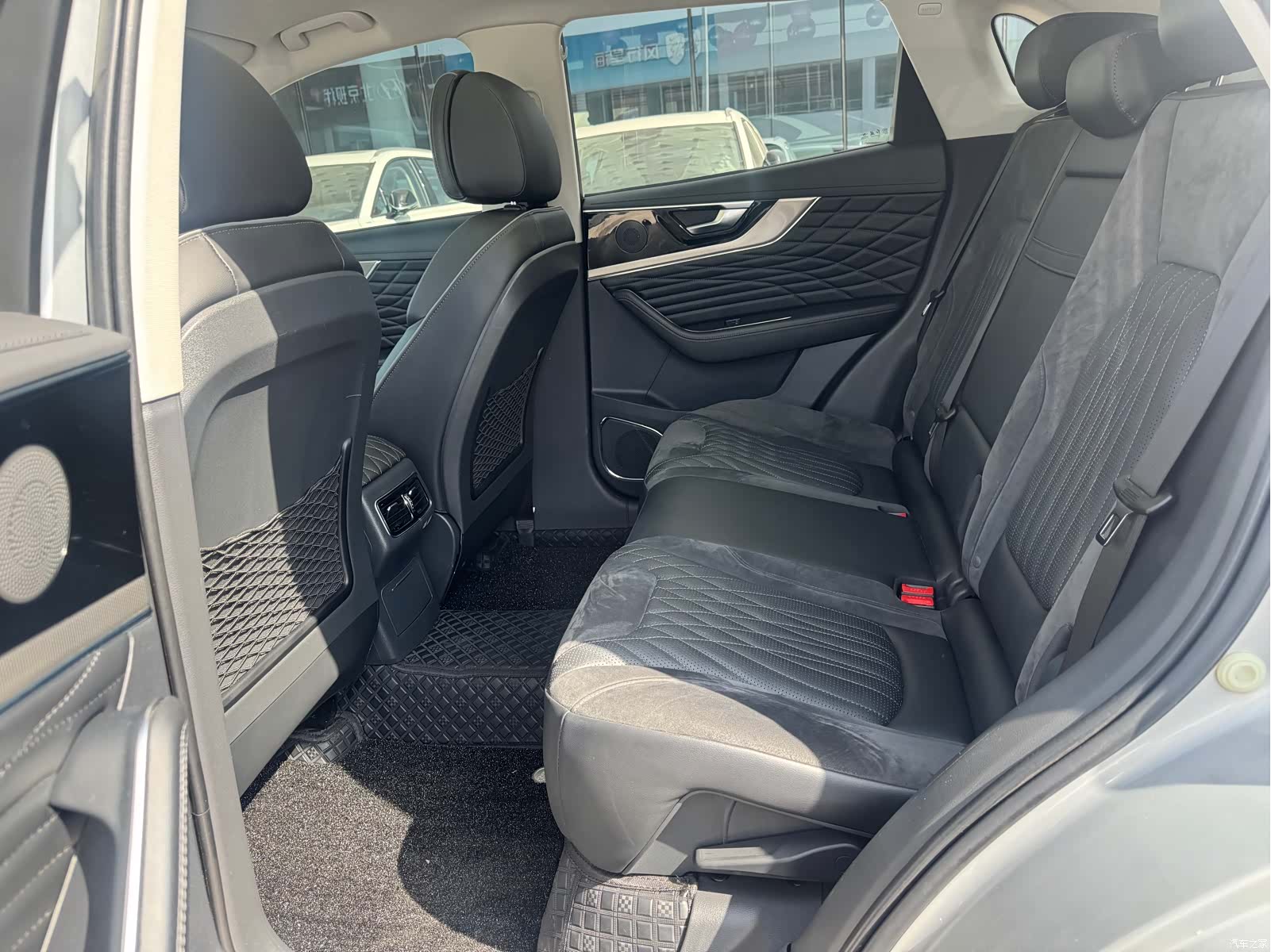 Hongqi HS5, 2022 6