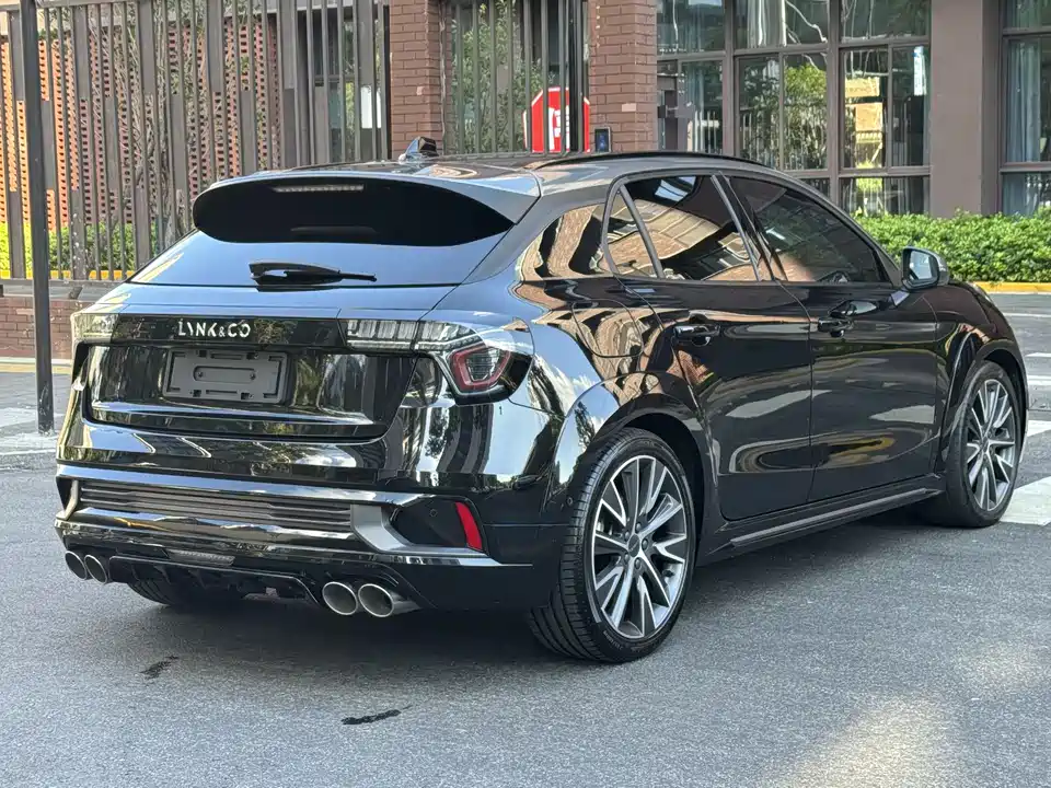 Lynk & Co 02 Hatchback