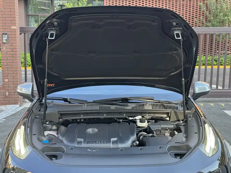 Lynk & Co 02 Hatchback