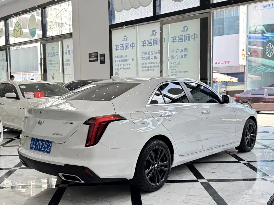 Cadillac CT4