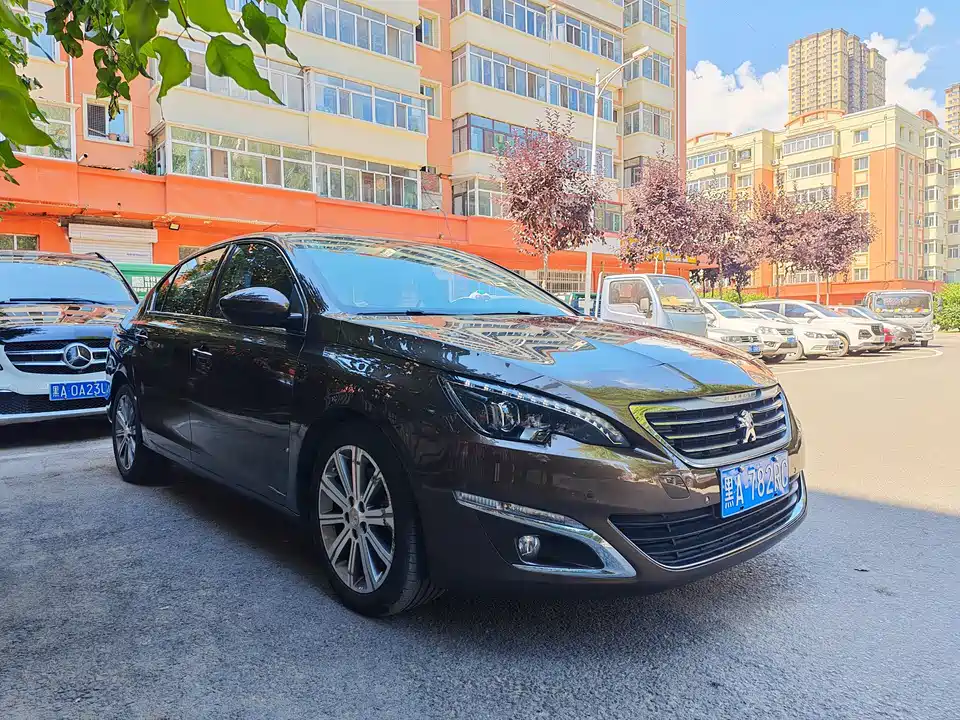 Peugeot 408
