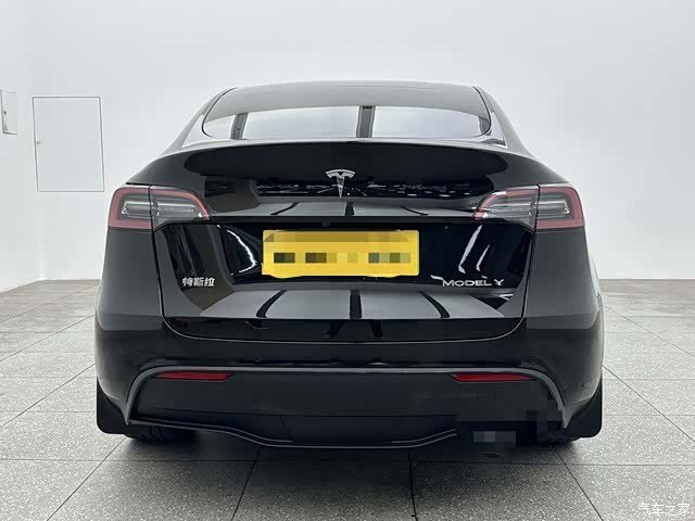 Tesla Model Y, 2022 все фото