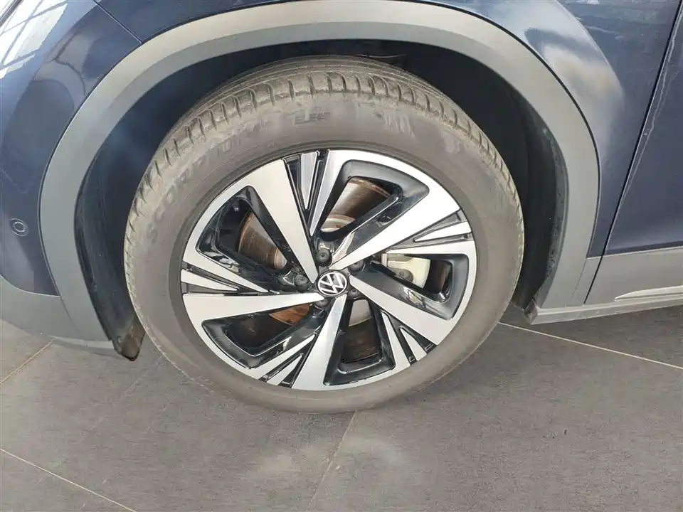 Volkswagen ID.6 CROZZ
