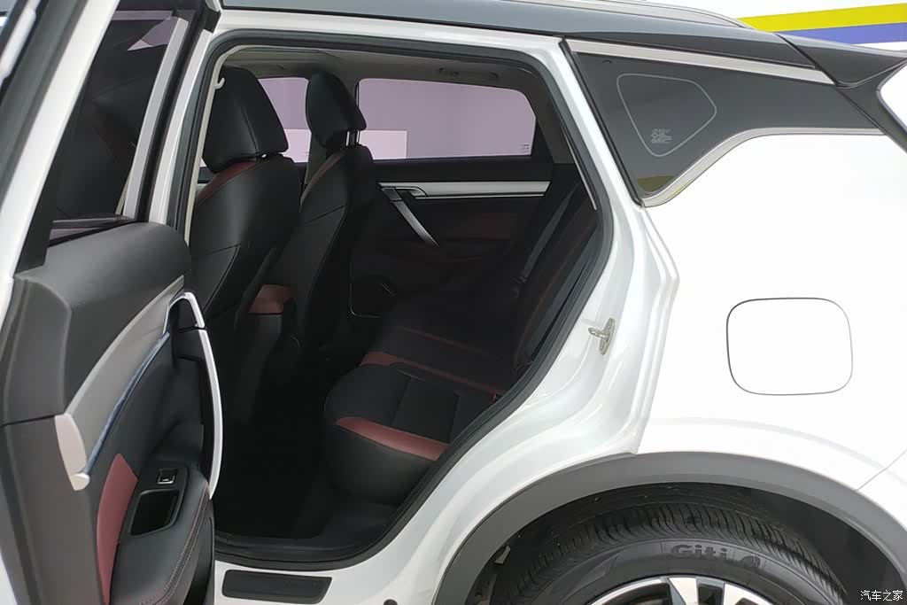 Geely Coolray, 2021 11