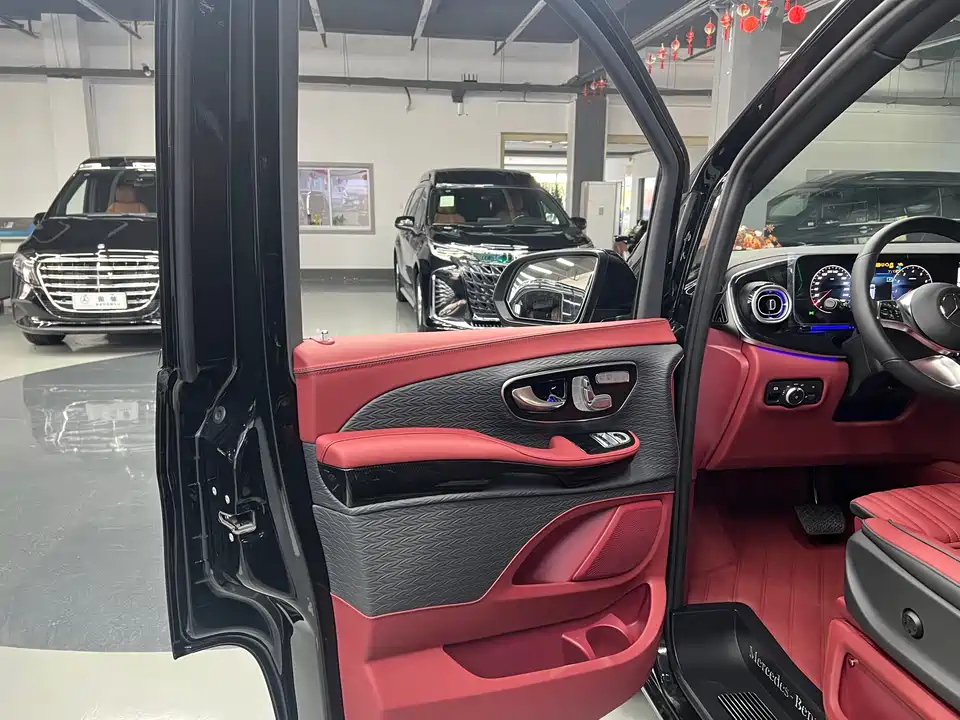 Mercedes-Benz V-class