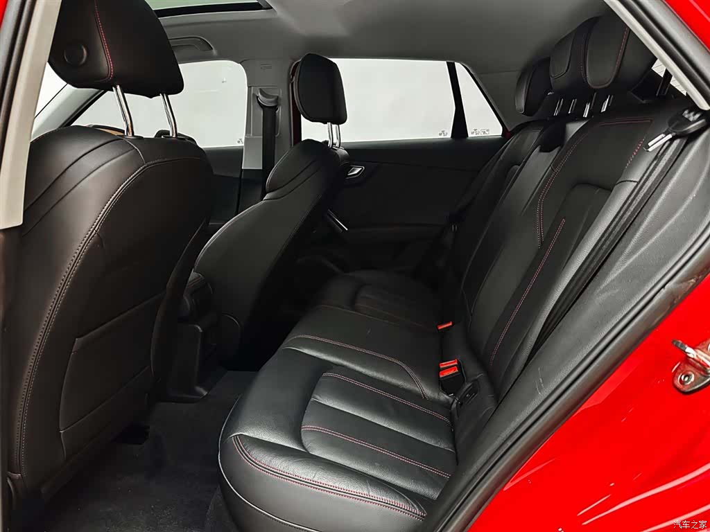 Audi Q2L, 2022 13