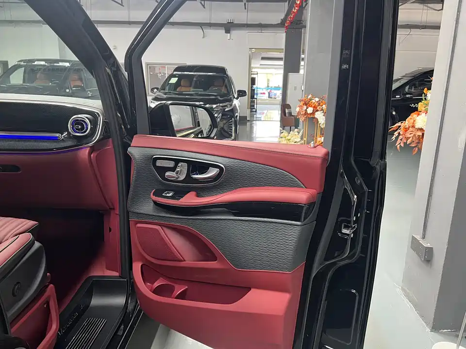 Mercedes-Benz V-class