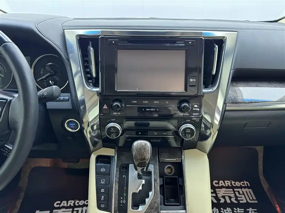 Toyota Elfa Toyota Elfa