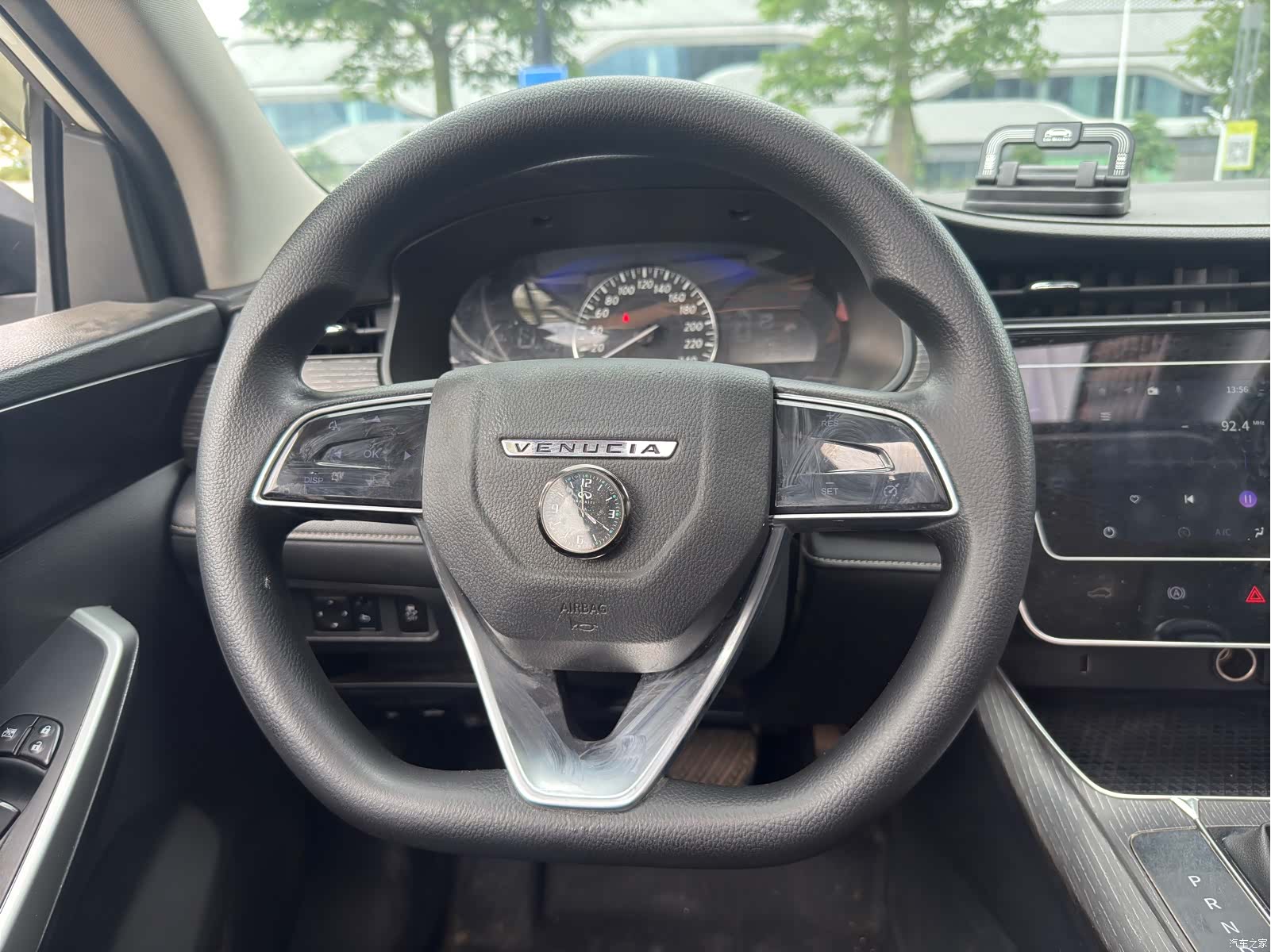 Nissan D60, 2021 14