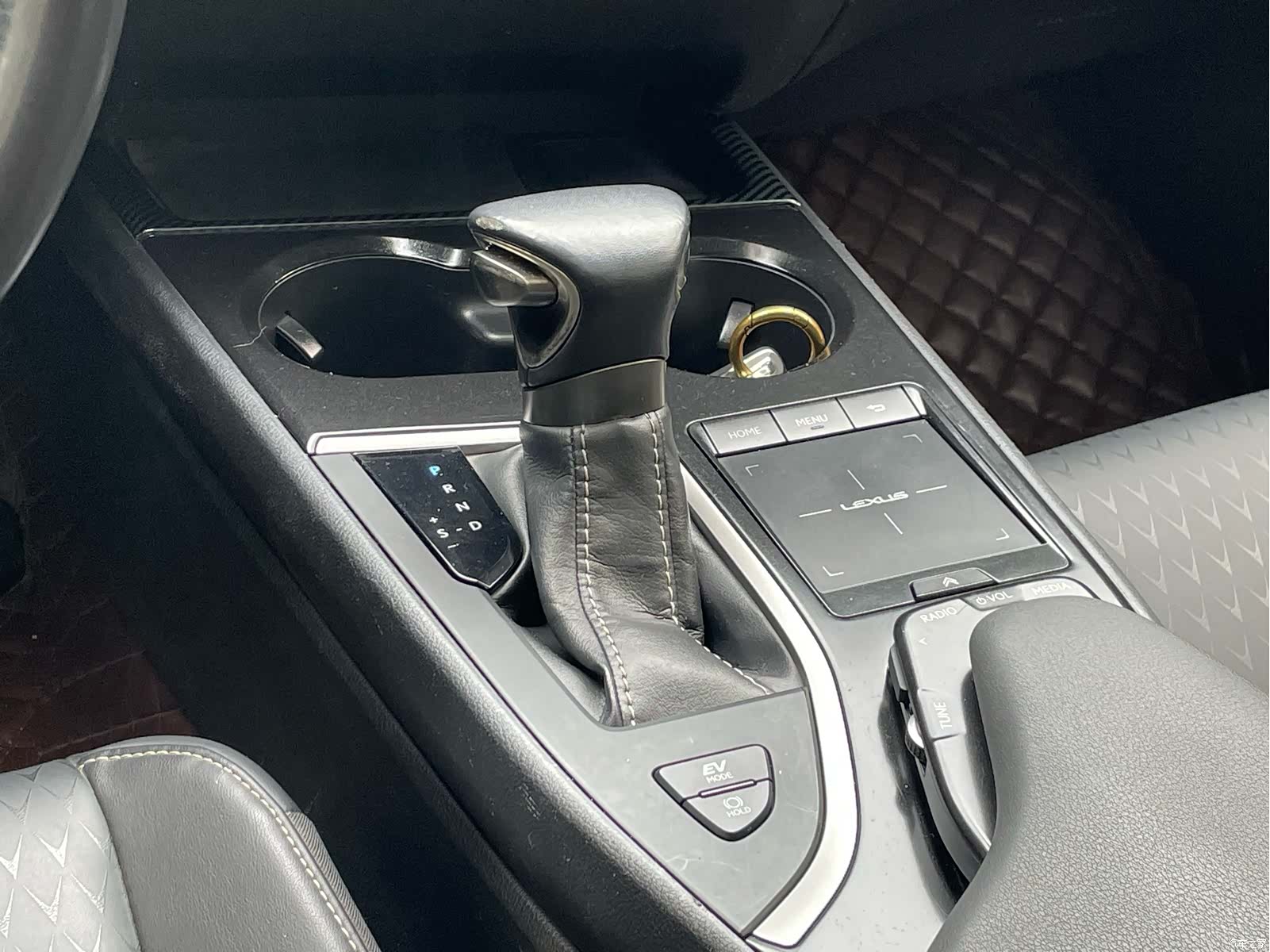 Lexus UX, 2019 15