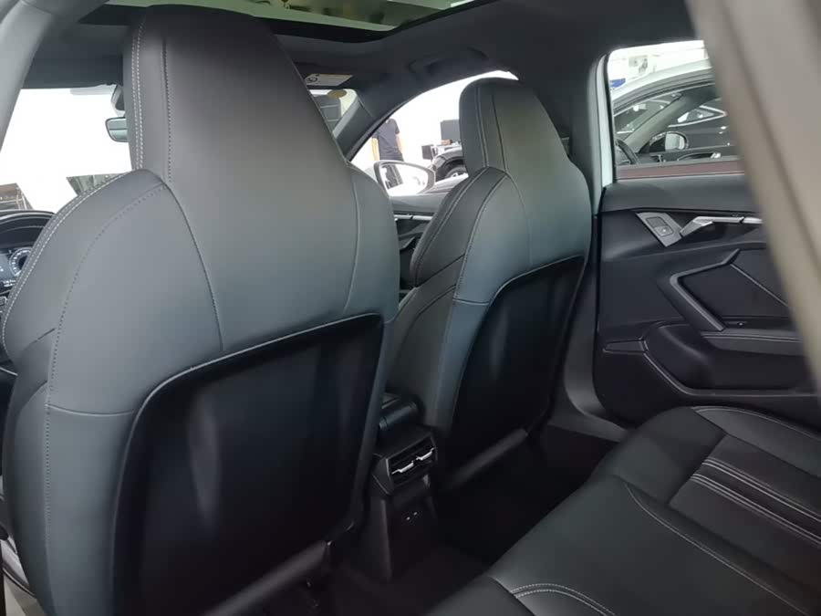 Audi A3 2024, фото 17