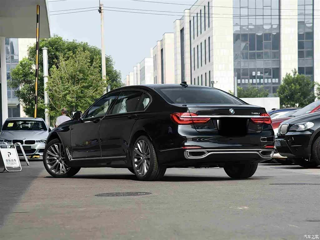 BMW 7 Series, 2018 все фото
