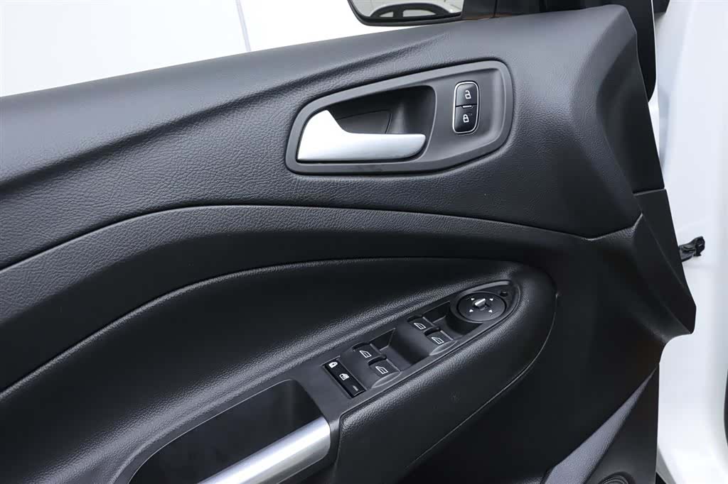 Ford Kuga, 2021 12