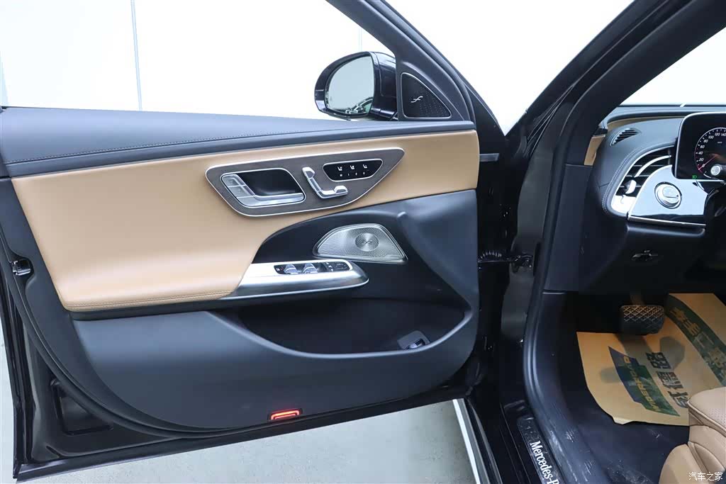 Mercedes-Benz E-Class, 2024 12