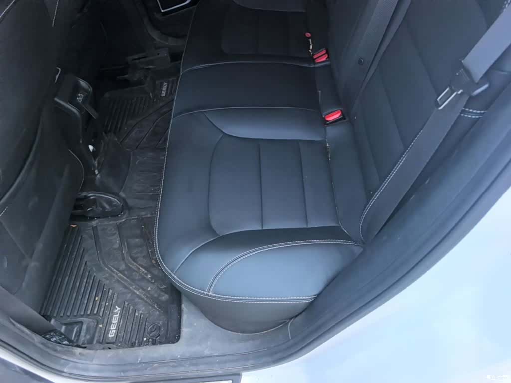 Geely Emgrand, 2019 17