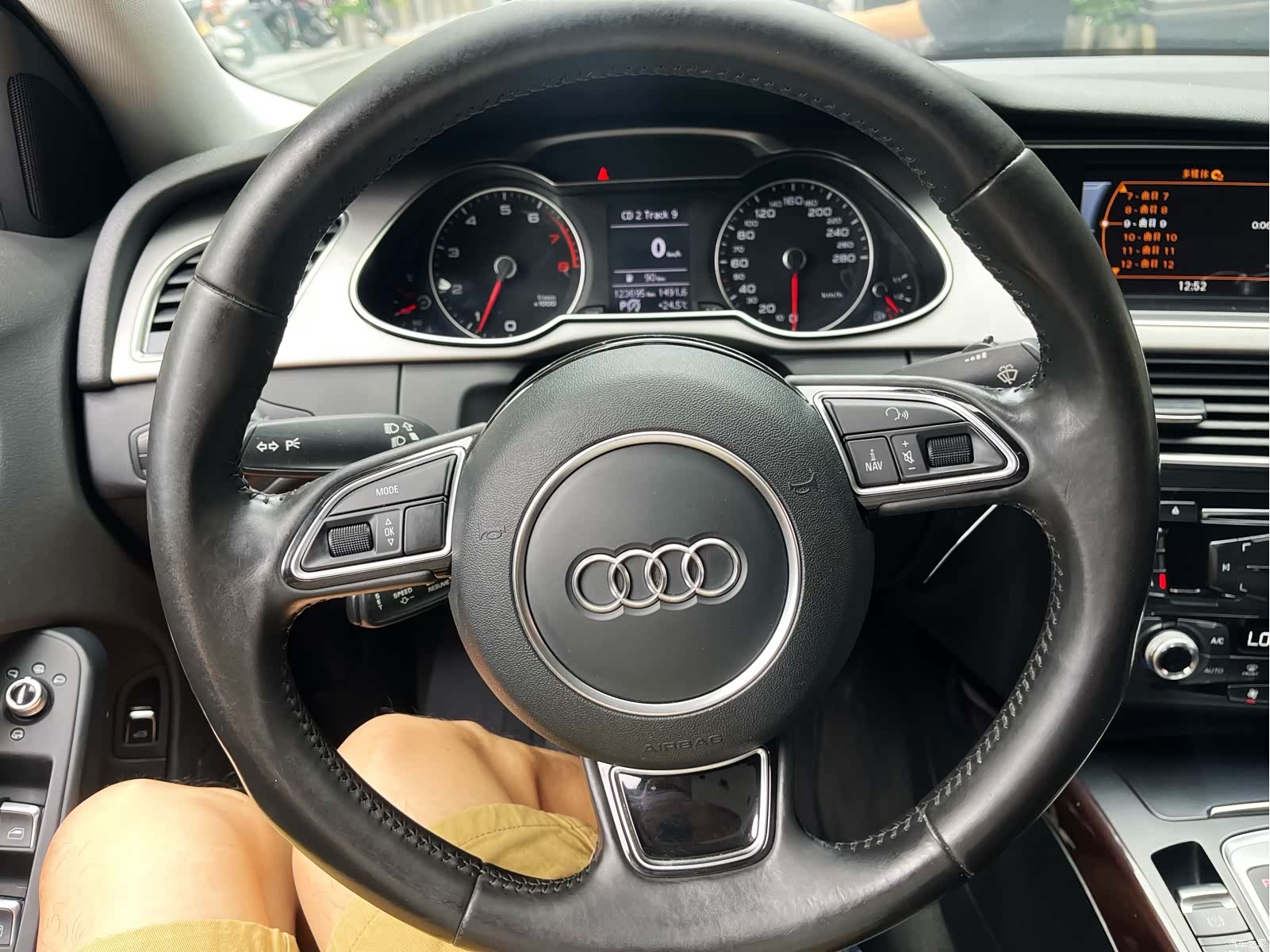 Audi A4L, 2015 11