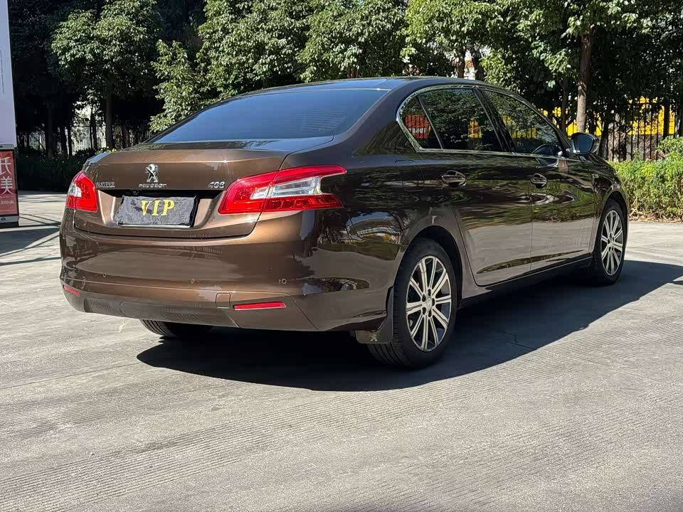 Peugeot 408
