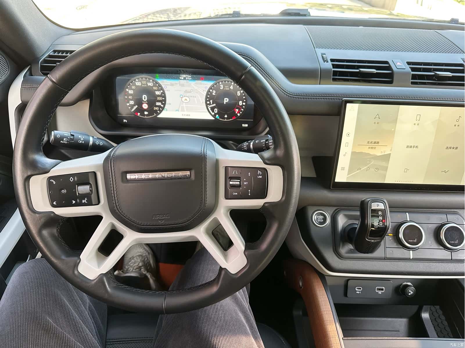 Land Rover Defender, 2022 15