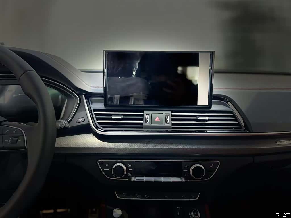 Audi Q5L, 2025 12