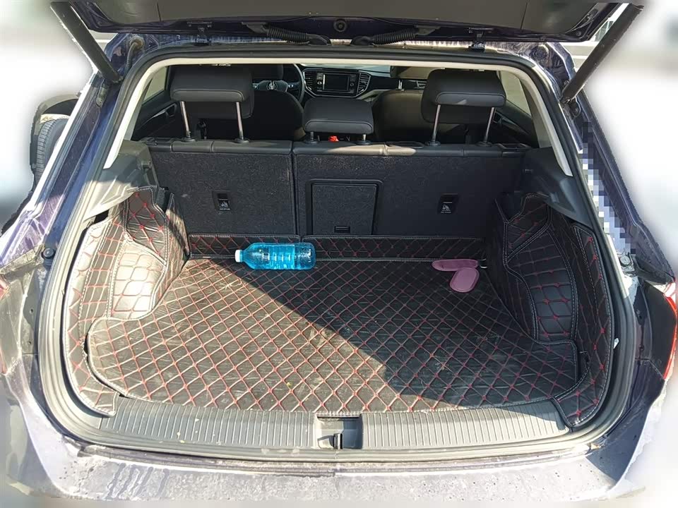 Volkswagen T-ROC exploring Songs