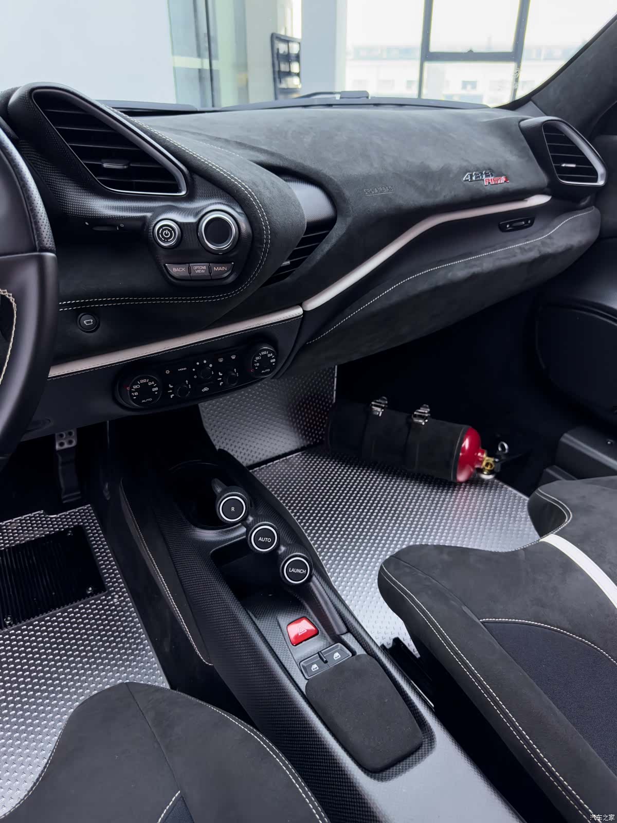 Ferrari 488, 2016 27