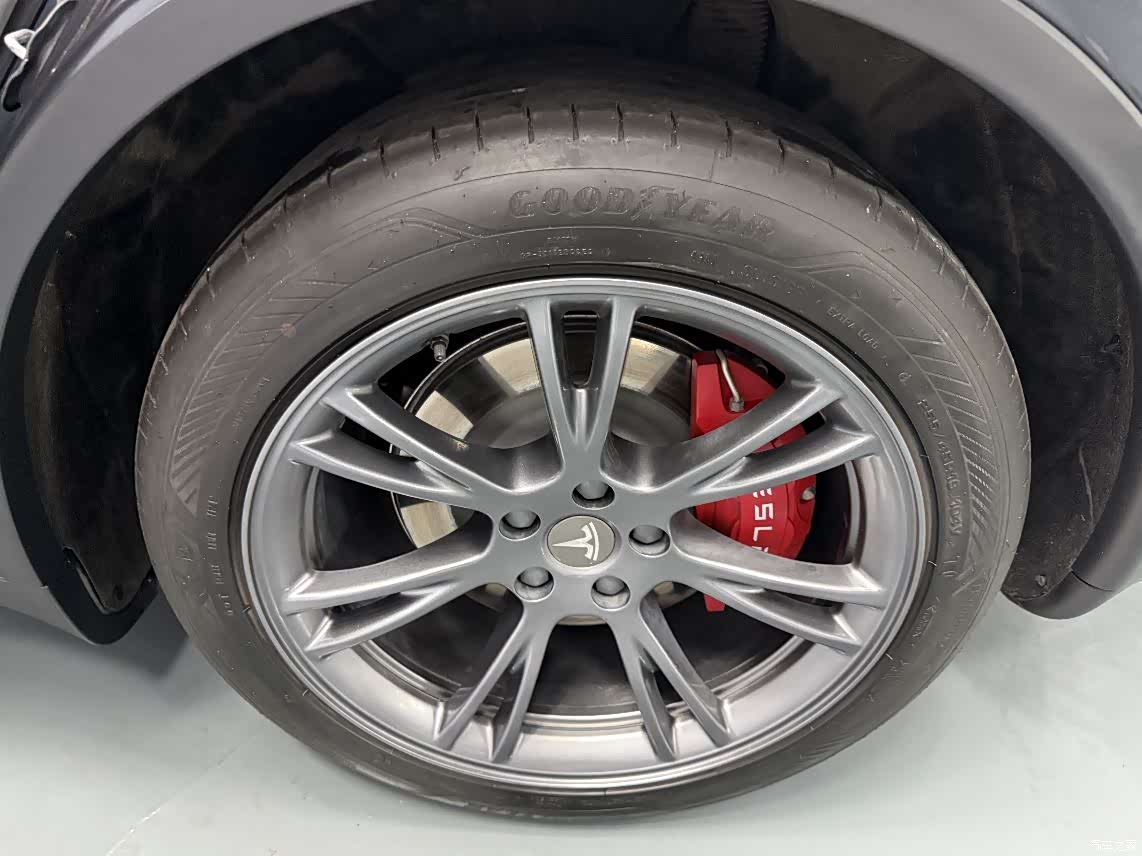 Tesla Model Y, 2024 14