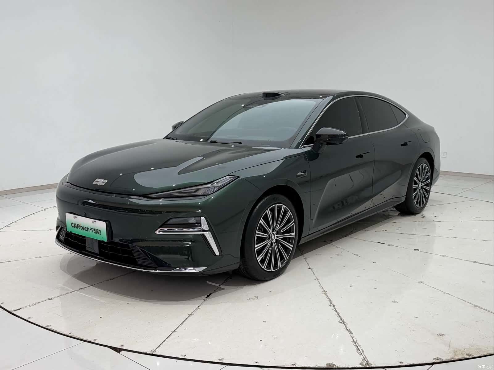 Geely 8, 2025 все фото