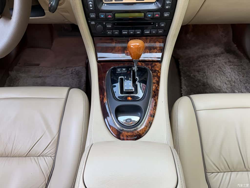 Jaguar XJ, 2005 7