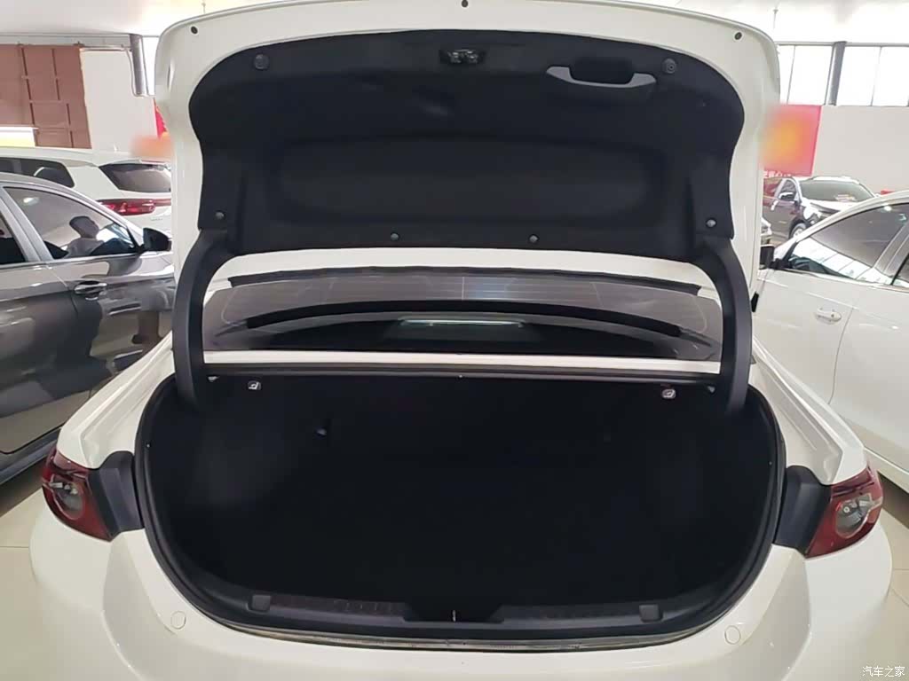 Mazda Mazda3, 2022 19