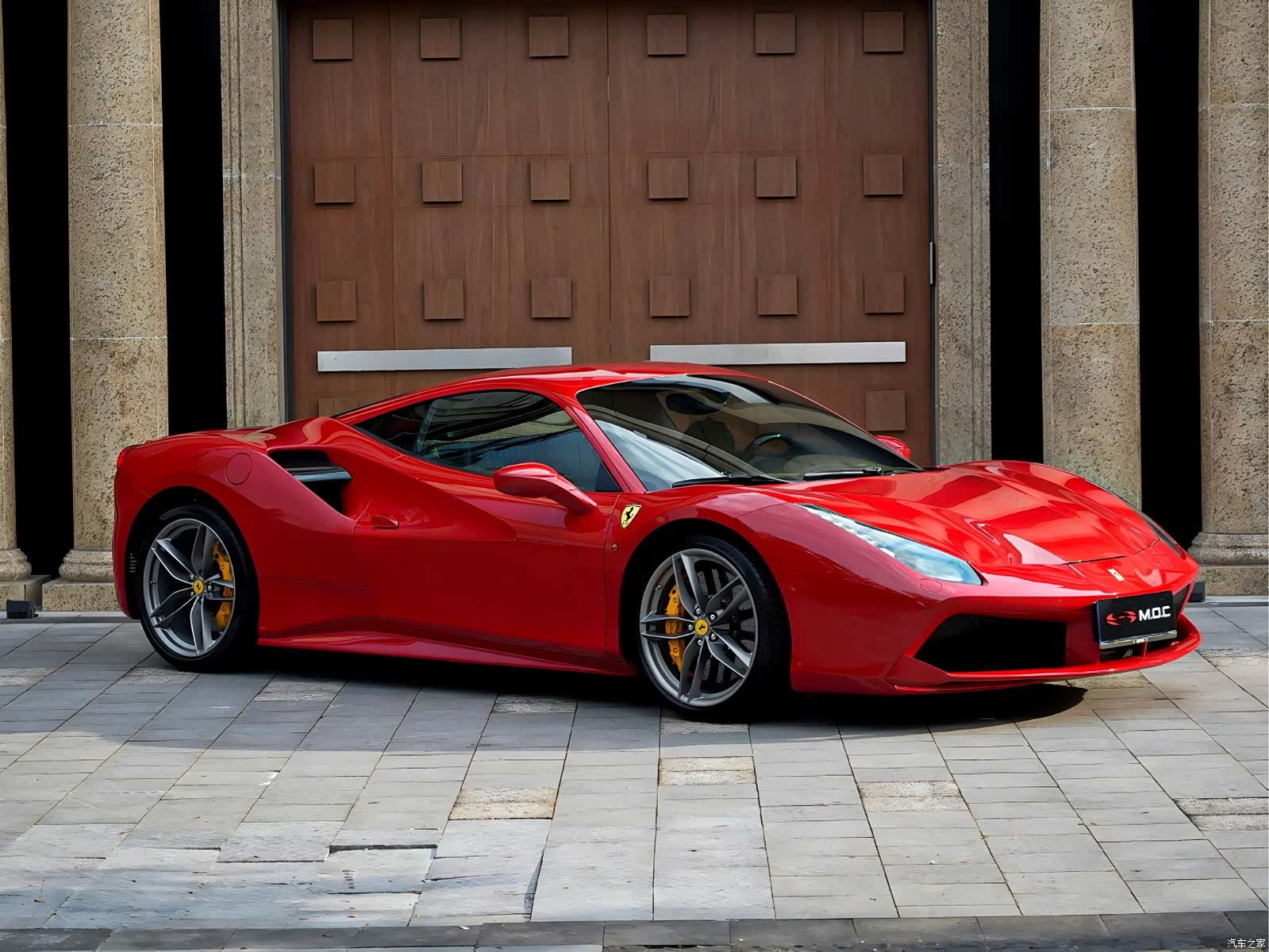 Ferrari 488, 2016 3