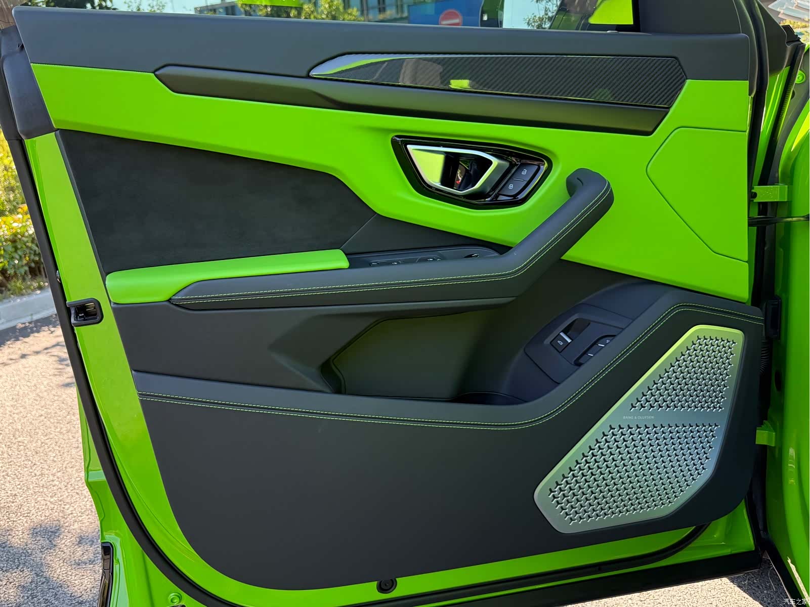 Lamborghini Urus, 2023 23