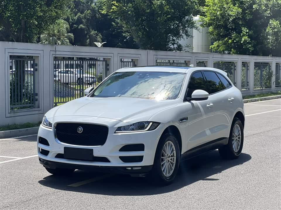 Jaguar F-PACE