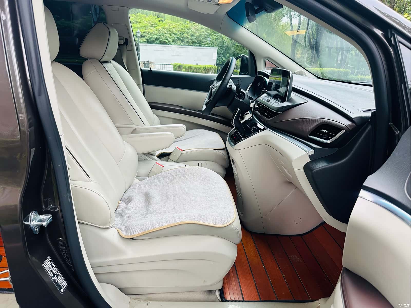 Buick GL8, 2020 26
