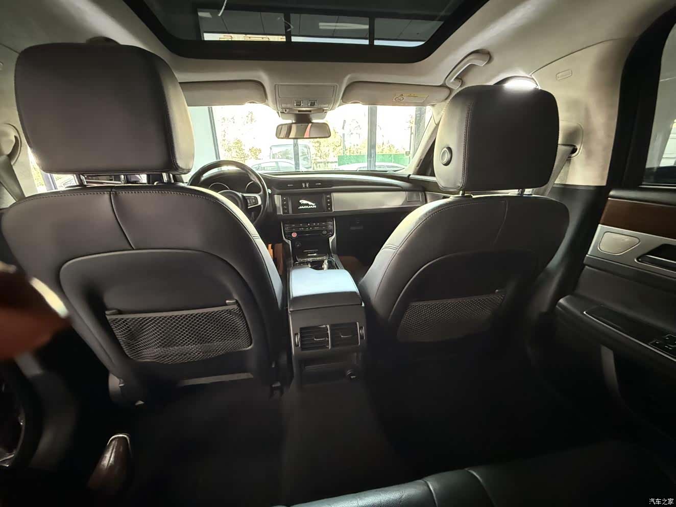 Land Rover XFL, 2018 6