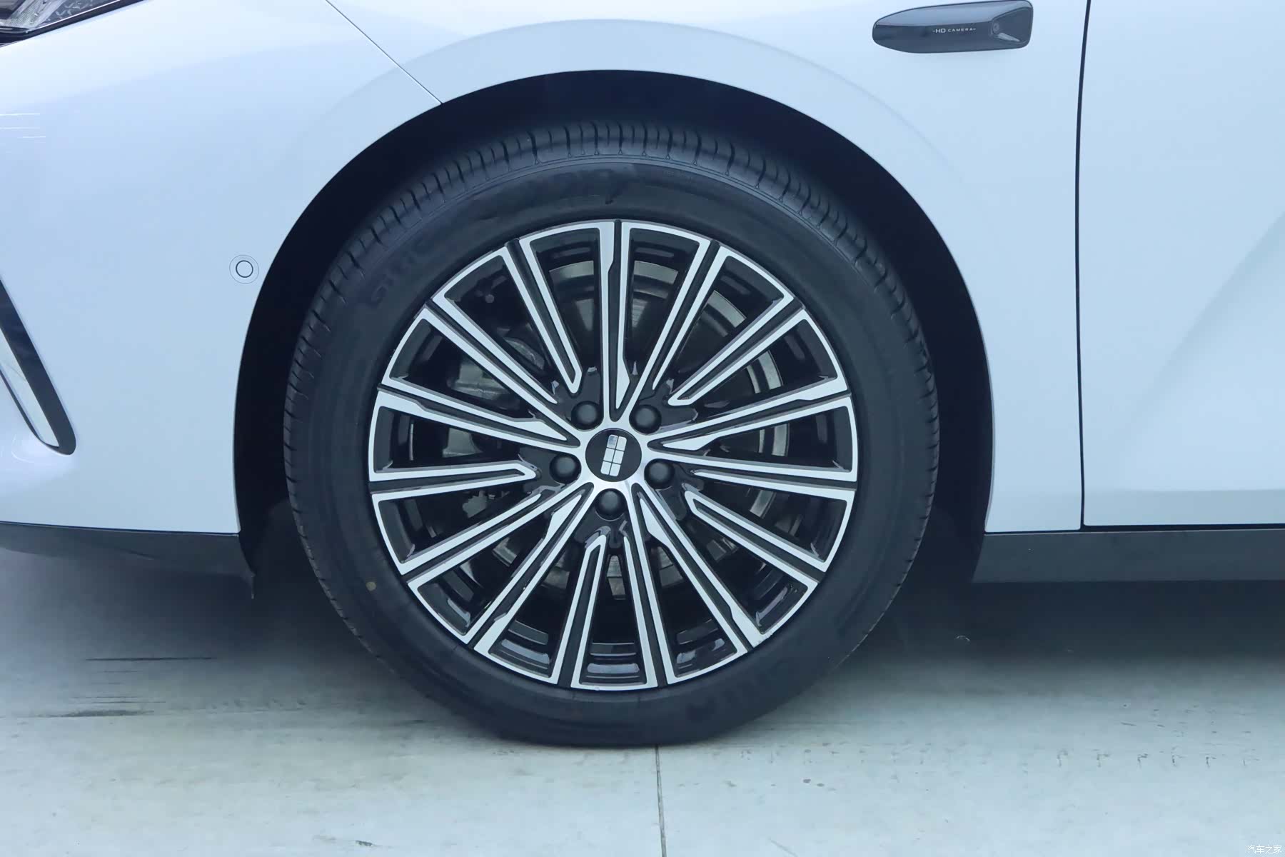Geely 8, 2025 4