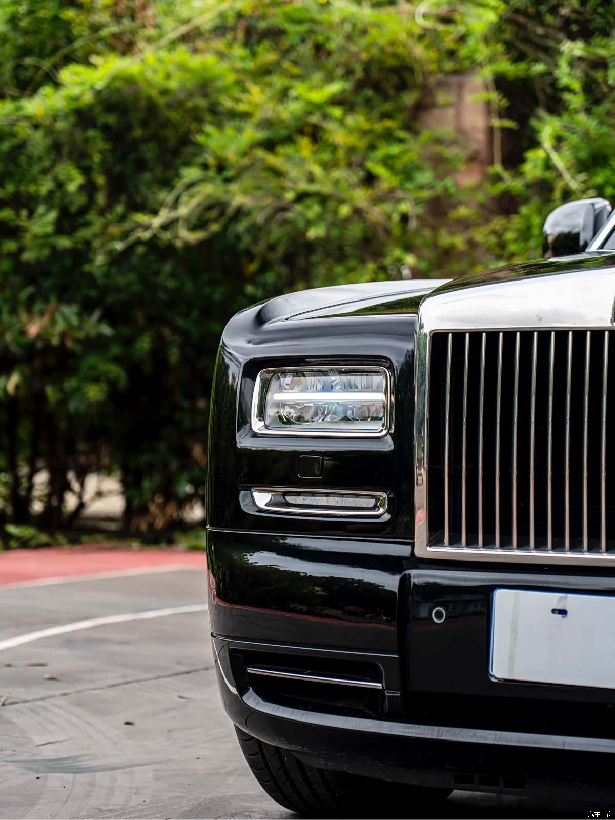 Rolls-Royce Phantom, 2016 все фото