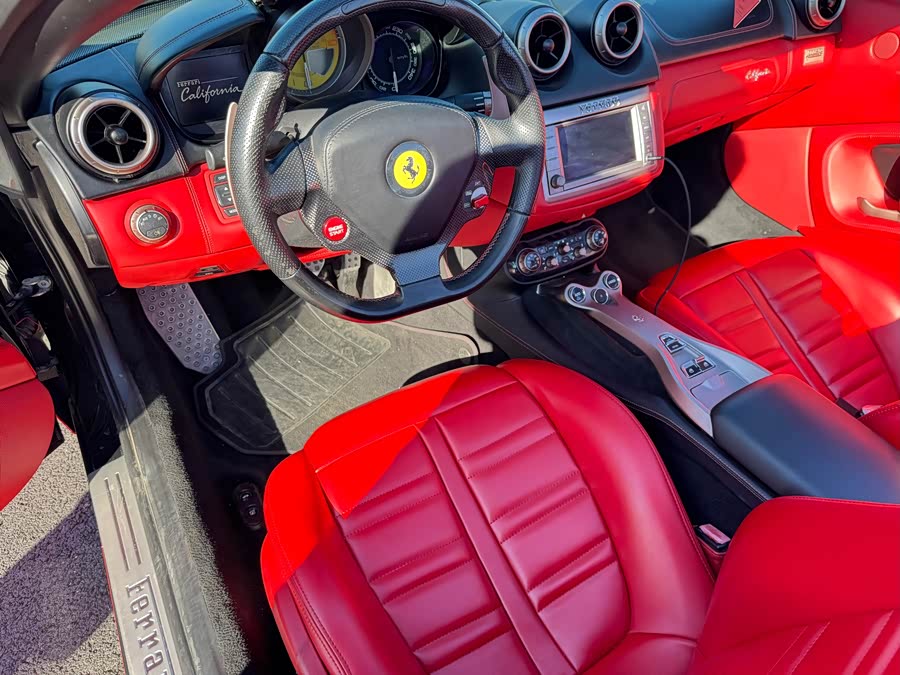 Ferrari California T 2011, фото 20