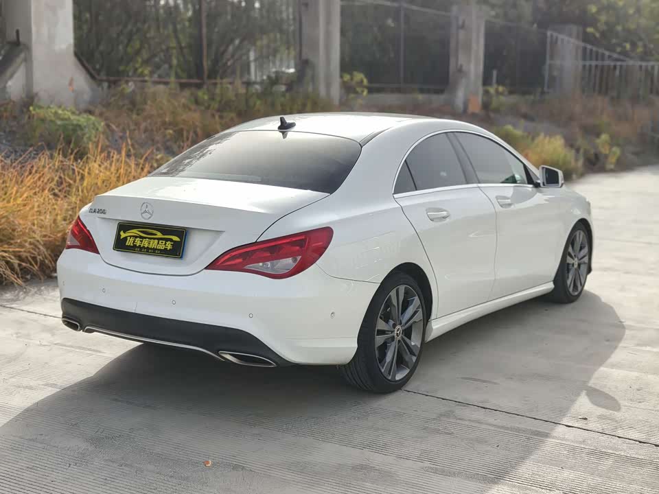 Mercedes-Benz CLA