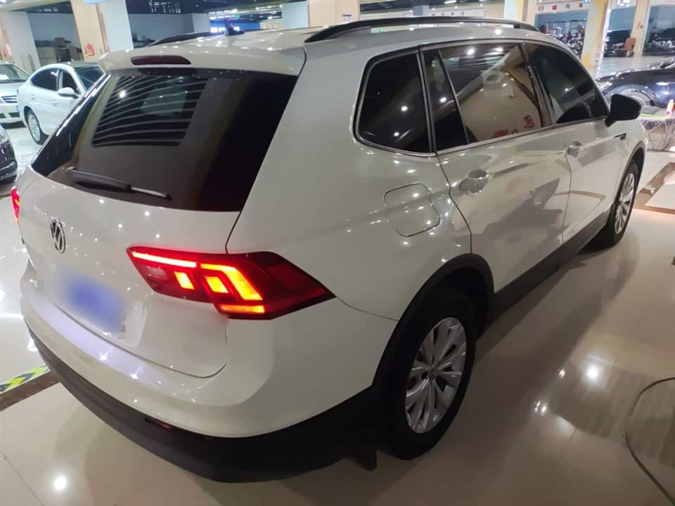 Volkswagen Tiguan L