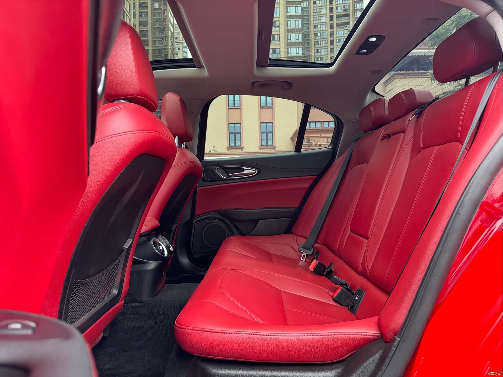 Alfa Romeo Giulia, 2017 8