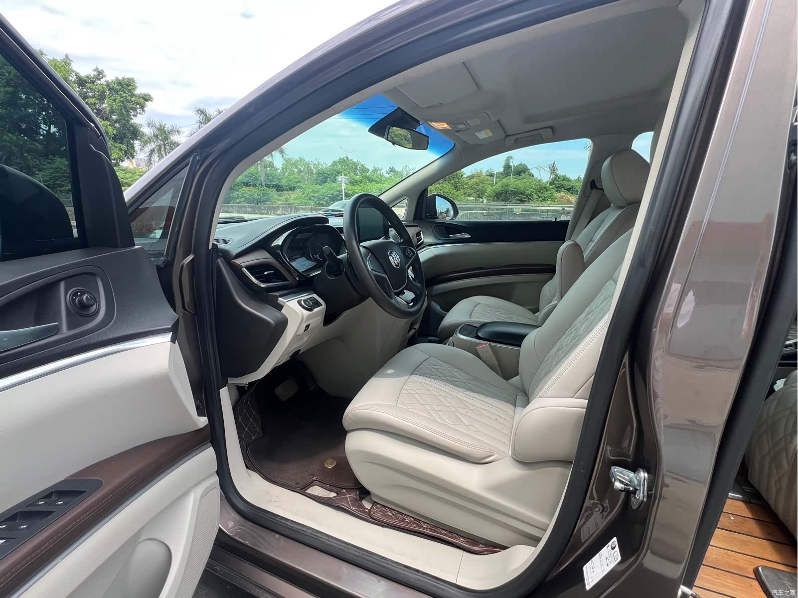 Buick GL8, 2020 8